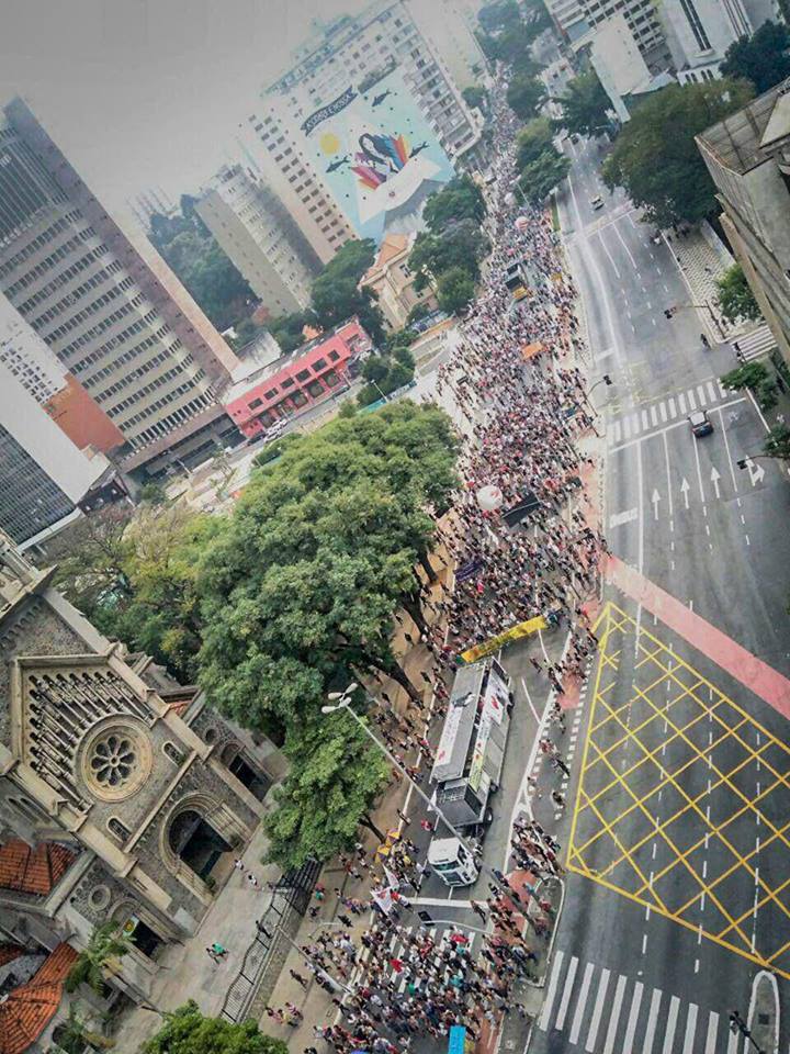 Marcha segue pela avenida Consolação rumo à Câmara Municipal (Foto: Mídia Ninja)