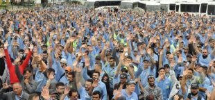 Assembleia sindical em Curitiba