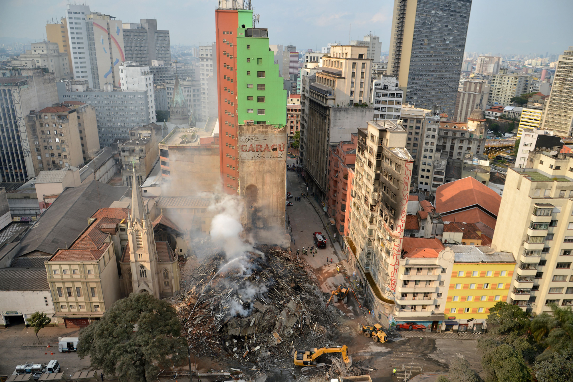 Bombeiros no Largo do Paissandu