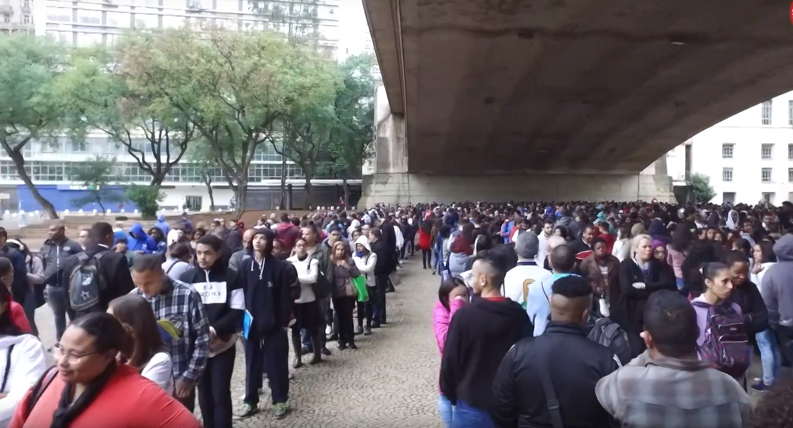 O mutirão em 2018: grandes filas O mutirão em 2018: grandes filas