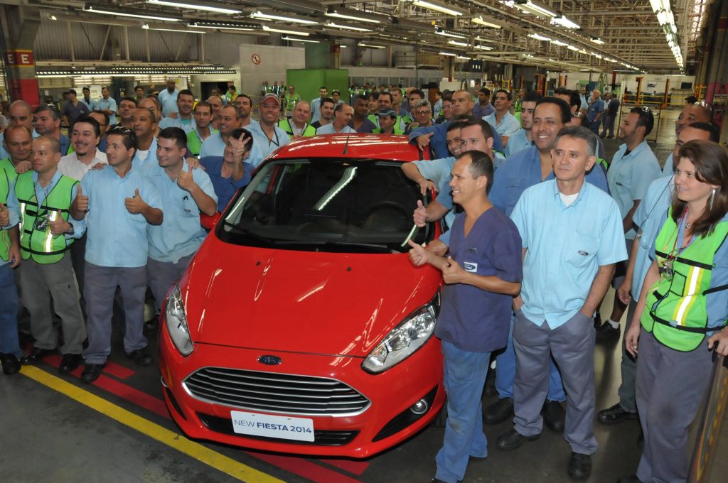 Metalúrgicos da Ford aprovam acordo feito pelo Sindicato