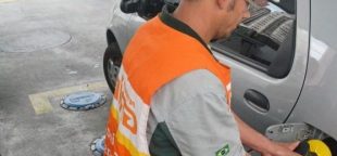 Empresas de postos de combustíveis no Rio de Janeiro podem ser processadas por não quitar diferenças salariais. Conheça os direitos dos frentistas e saiba como denunciar.