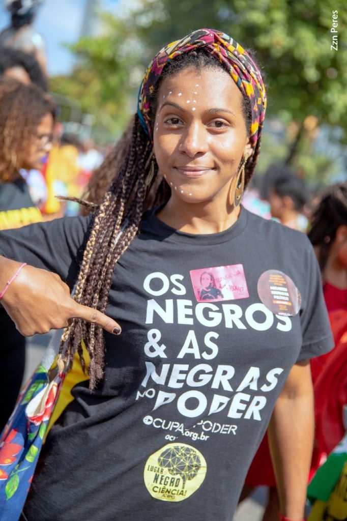 Dani Balbi, uma das diretoras de Azangule : o Levante