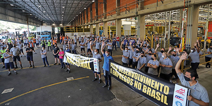 Sindicato se mobiliza contra importação de ônibus elétricos/Foto: Adonis Guerra