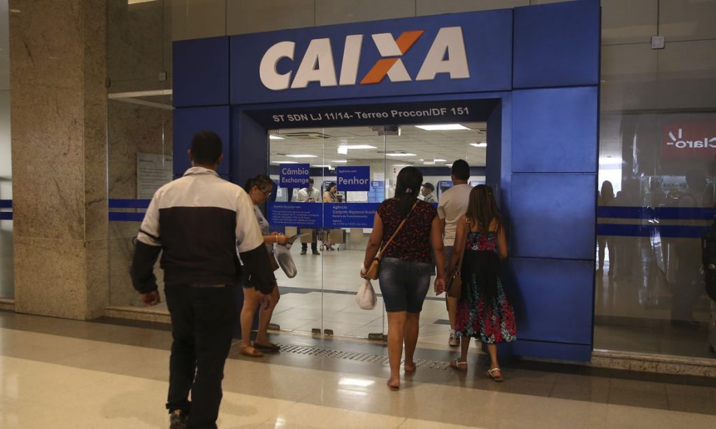 A Caixa renegociou mais de R$ 51 milhões em dívidas em apenas 3 dias do programa Desenrola Brasil, oferecendo opções de parcelamento em até 120 meses e descontos de até 90%."