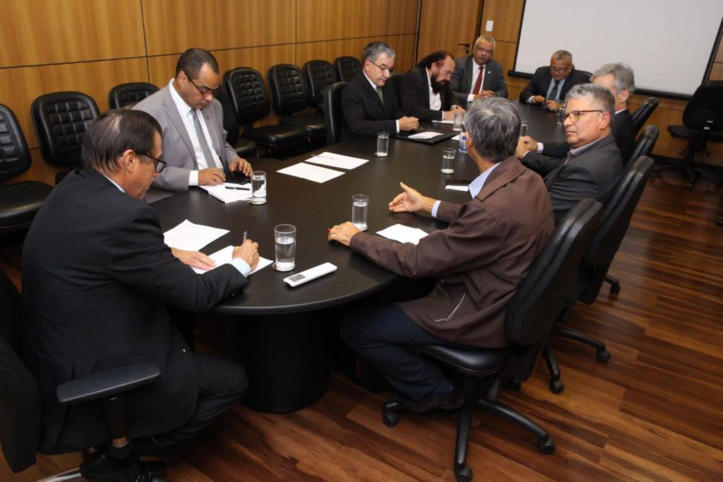 Ministro do Trabalho e Emprego Luiz Marinho reúne-se com banca dos trabalhadores em Brasilia