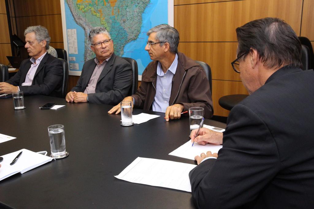 Ministro do Trabalho e Emprego Luiz Marinho reúne-se com banca dos trabalhadores em Brasilia
