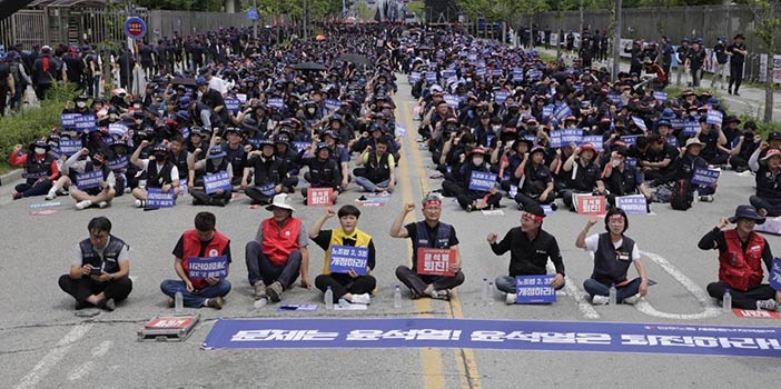 Sindicatos coreanos protestam contra escalada da repressão