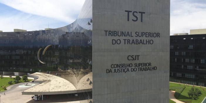 TST decide por reintegração de trabalhadora dos Correios