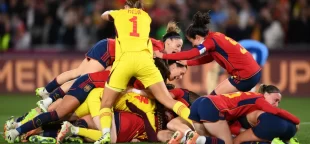 Seleção feminina espanhola comemora conquista do Mundial de futebol Foto: Twitter @FIFAWWC