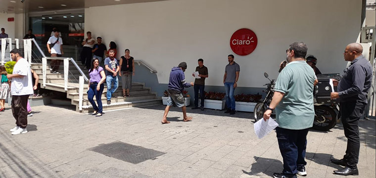 SINTETEL faz ação sindical na CLARO por Acordo Coletivo digno