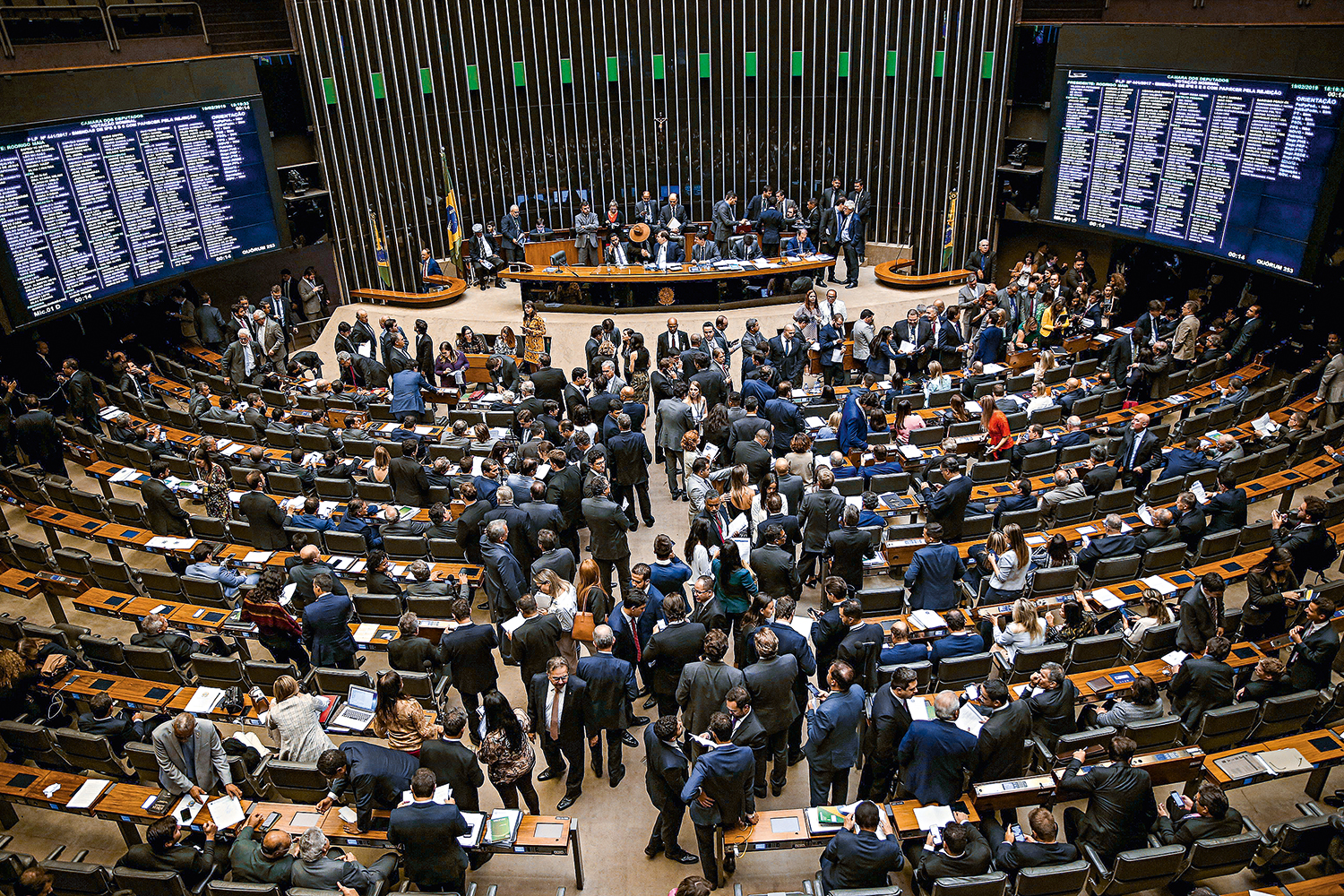 Câmara aprovar fixar teto do reajuste do salário mínimo em 2,5%