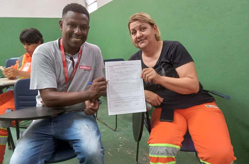 Trabalhadores da limpeza urbana voltam a estudar com apoio do SIEMACO-SP