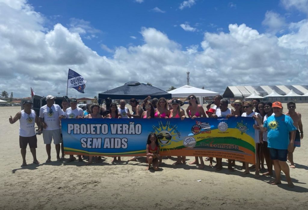 Químicos de Sorocaba participam do Projeto Verão sem Aids em Ilha Comprida