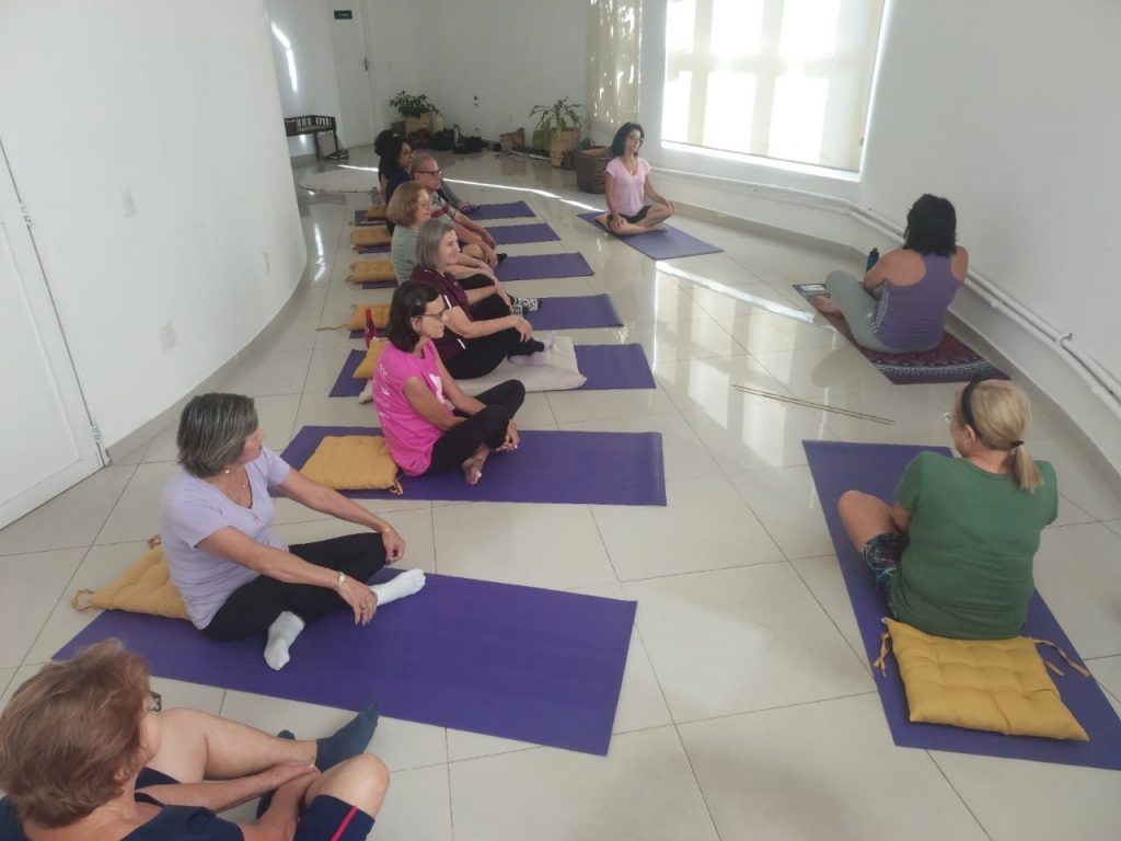 Sindnapi/CIVI inicia aula de Yoga em Americana