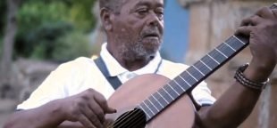 Produzida pelo Grupo de teatro de Tiradentes, a série aborda lendas da cidade histórica de Tiradentes, MG.