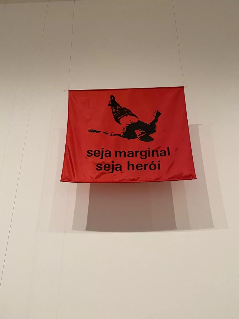 Seja Marginal, Seja Herói, obra de Hélio Oiticica, de 1968, está na lista cultural de resistência à ditadura militar.