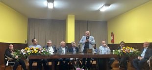 Presidente do SINPOSPETRO-RJ dedica prêmio aos frentistas de todo o país