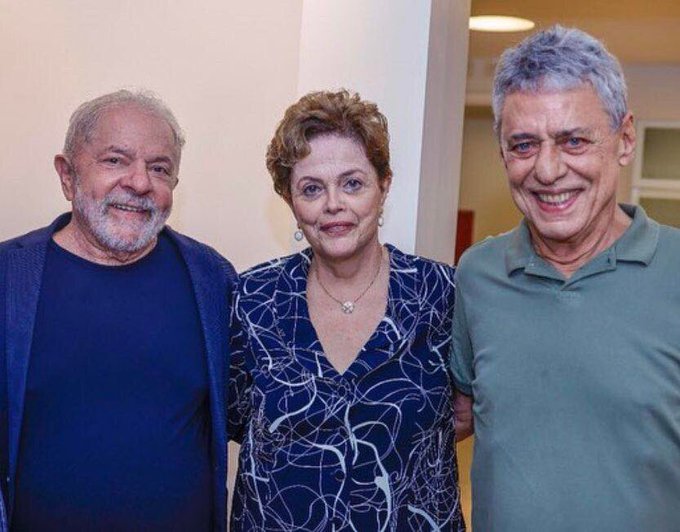 Chico Buarque com Lula e Dilma em 2022. Foto reproduzida dos redes sociais do deputado José Guimarães.