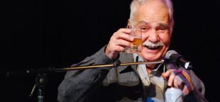 Paulo Vanzolini em 2008, no palco da Virada Cultural em São Paulo. Foto: Silvio Tanaka Fonseca.