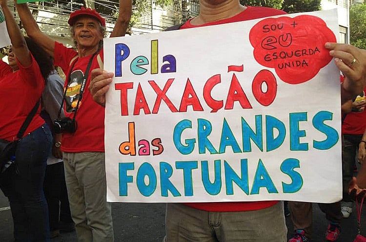 Contra os privilégios dos ricos a campanha: “Taxar fortunas para salvar vidas” - Foto: Levante Popular da Juventude