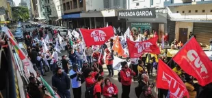 Centrais protestam em Porto Alegre pela redução dos juros