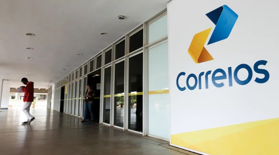 Por reajuste e direitos, greve dos Correios completa uma semana