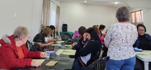 Grupo de Artesanato do Sindnapi SC realiza bingo para associados