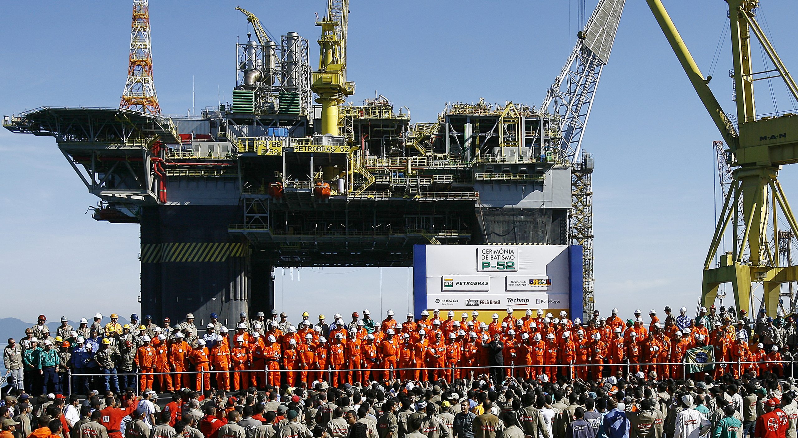 Angra dos Reis (RJ) - Presidente Luiz Inácio Lula da Silva durante cerimônia de batismo da Plataforma P-52, ao lado de funcionários da Petrobrás, junho de 2006. Foto: Ricardo Stuckert