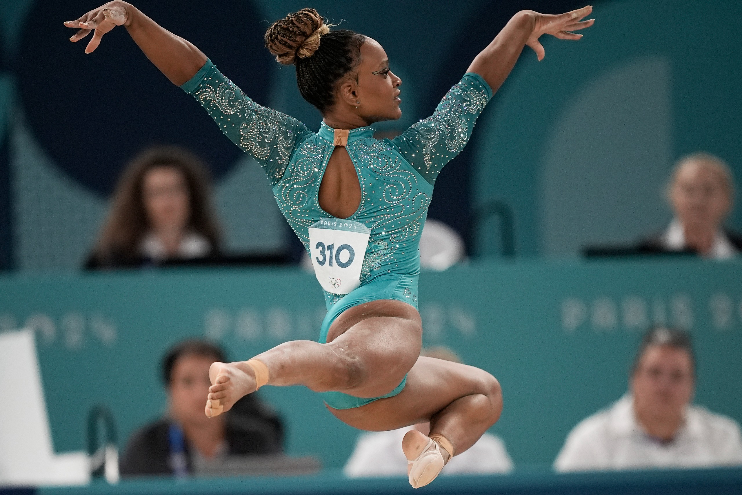 Ouro no solo: Rebeca Andrade compete na final do solo - Foto: Alexandre Loureiro/COB.