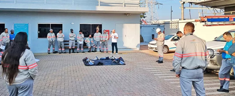 Diretores Kinder e Beter em assembleia na CPFL Piratininga, base Sorocaba