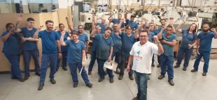 Metalúrgicos da Cobra Conexões conquistam vale-alimentação de R$ 220