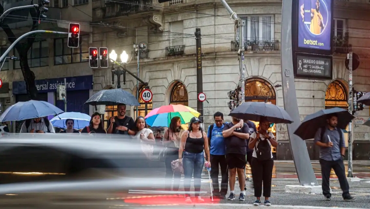 Sul e sudeste terão chuva, mas seca continua nas demais áreas do Brasil