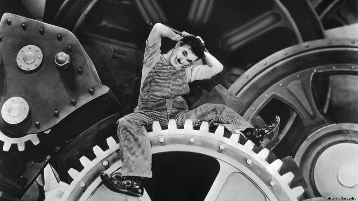 Tempos Modernos, de Charles Chaplin, exemplo da relação entre cinema e política