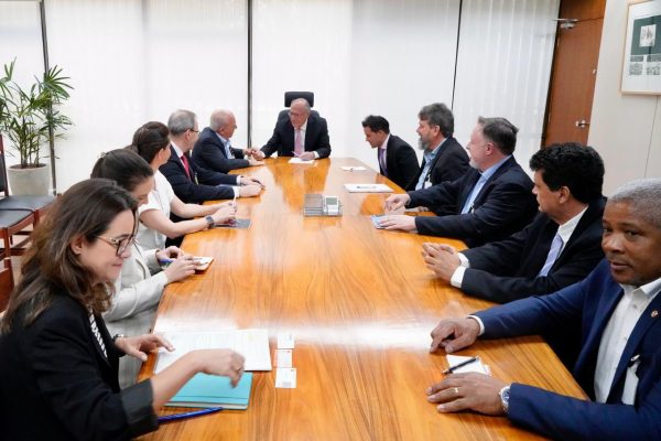 Borracheiros, representados por Márcio Ferreira e Miguel Torres, junto com associação de empresários do setor dialogam com Geraldo Alckmin