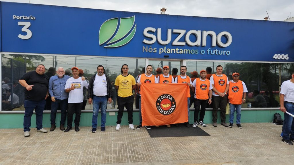 Trabalhadores da Suzano lutam por aumento real