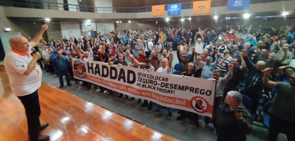 Protesto contra Haddad, que quer cortar no seguro desemprego e no Fundo de Garantia/Foto: Jaelcio Santana