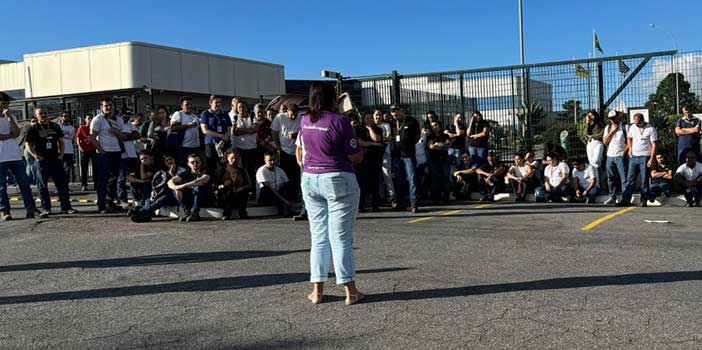 Metalúrgicos da Parker Filtros aprovam aviso de greve por PLR maior