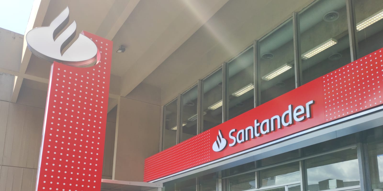 Critérios do Santander prejudica os caixas bancários na remuneração variável