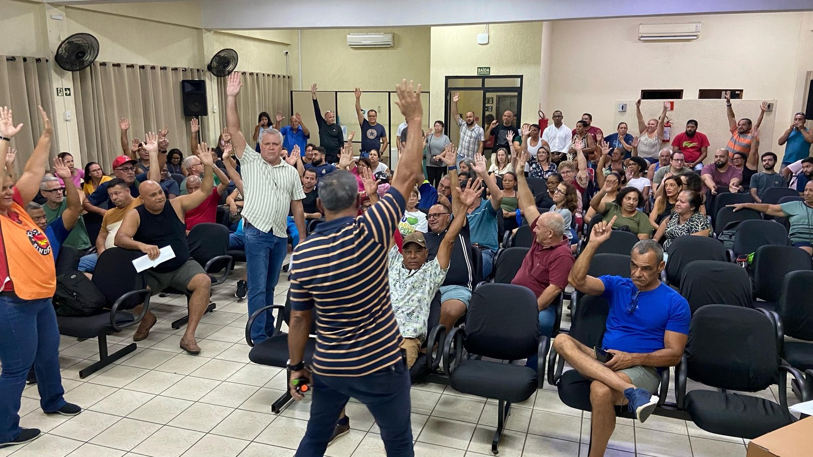 Servidores aprovam proposta salarial da prefeitura do Guarujá, para abril Servidores aprovam proposta salarial da prefeitura do Guarujá, para abril