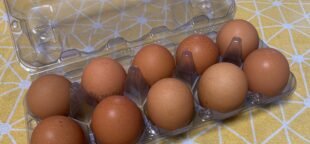 Inflação com altas em ovo de galinha (19,44%), tomate (12,57%) e café moído (8,53%), alimentação no domicílio acelera para 1,25% em março