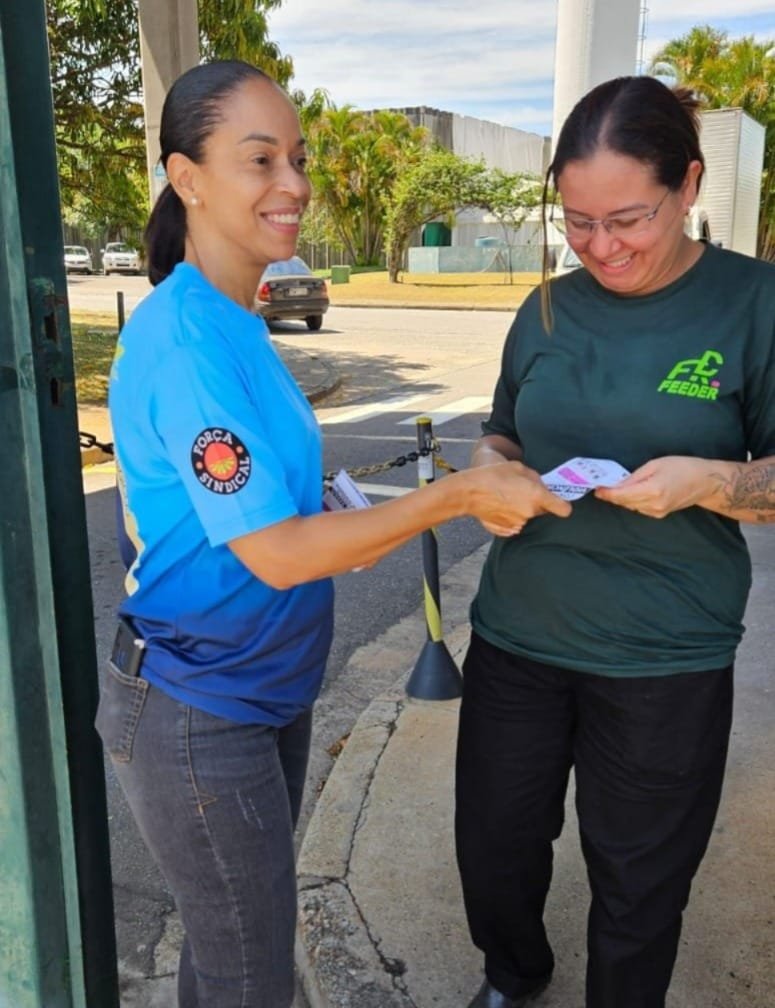 Diretoras dos Metalúrgicos de Guarulhos divulgam Encontro de Mulheres na fábricas