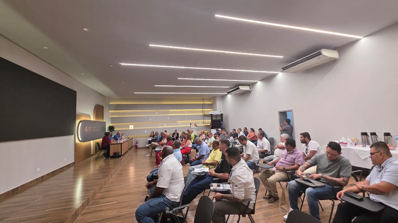 Frentistas de SP e patrões vão para 2° rodada de negociação