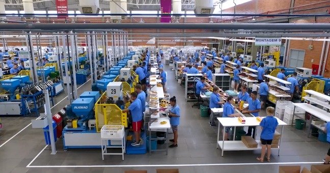 Indústria calçadista alcança 290,3 mil empregos em fevereiro