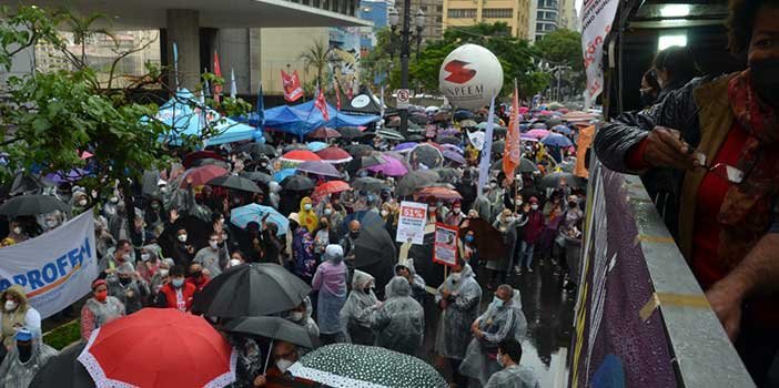 Servidores de SP vão parar contra aumento "ridículo" proposto pela prefeitura