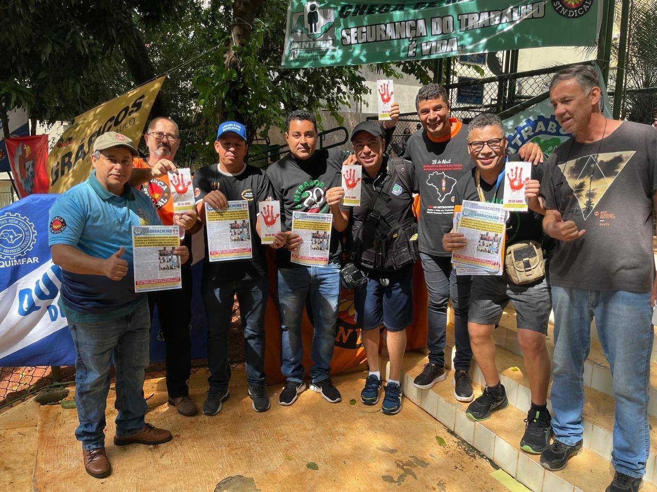 Sindicalistas no Ato e Canto pela Vida 2025