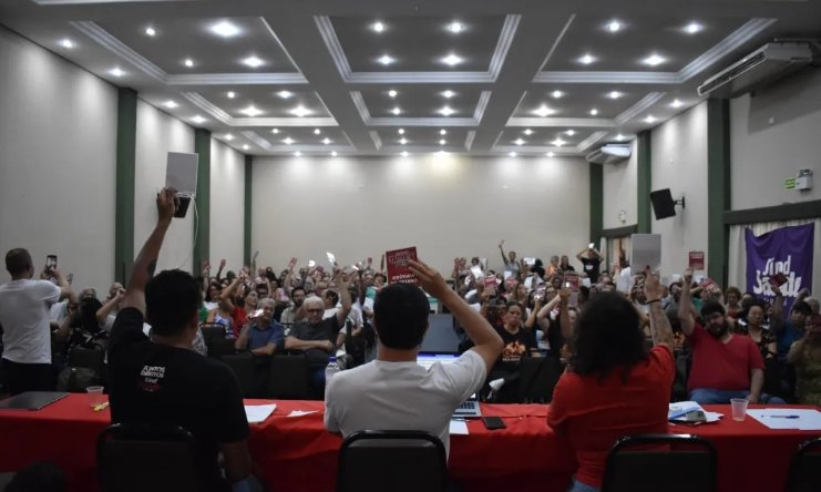 Sindicato também reivindica fim do desconto previdenciário e a realização de concursos públicos