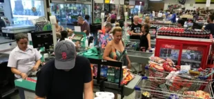 Supermercados defendem contrato de trabalho por hora