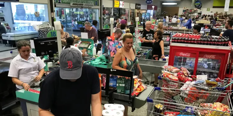 Supermercados defendem contrato de trabalho por hora