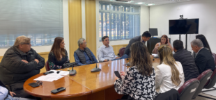 Sindicatos apresentam proposta de reajuste a professoras de creches de Londrina